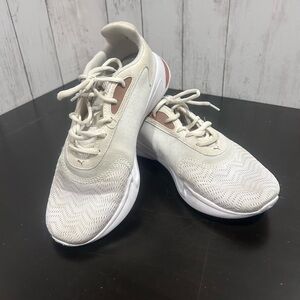 Puma White and Pink Ladies Size 7 Ultra Lightweight Sneakers With Soft Foam